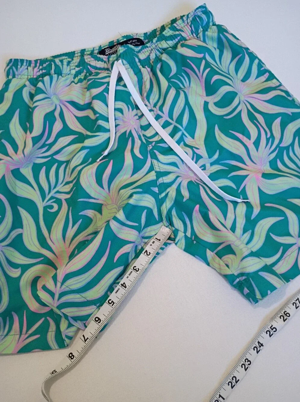 Brooklyn Cloth Kent Avenue volley swim trunks in Sz medium Leafy Tropical Print